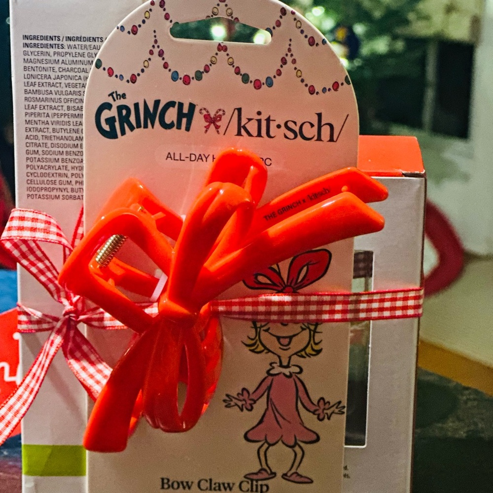 The Grinch x Kitsch Bow Claw Clip